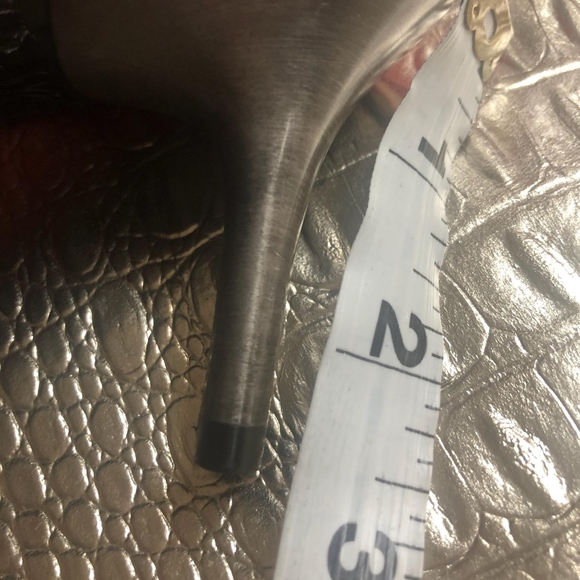 Heels - Picture 6 of 6